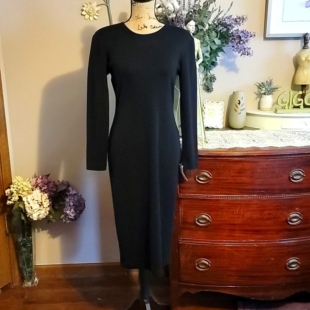 Beautiful Outlander Black Midi Dress